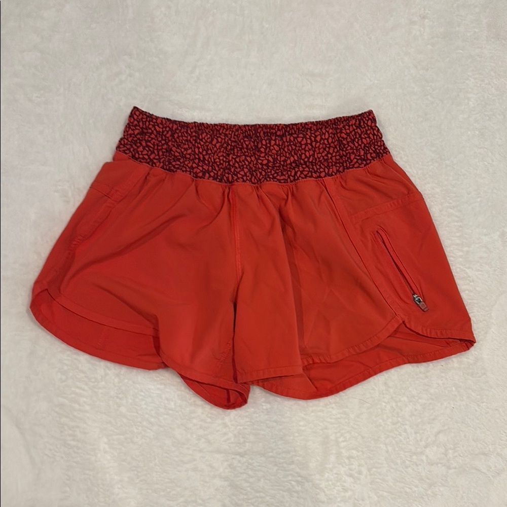 Lululemon tracker running short